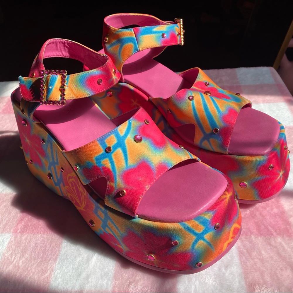 Club exx tropical platform sandal